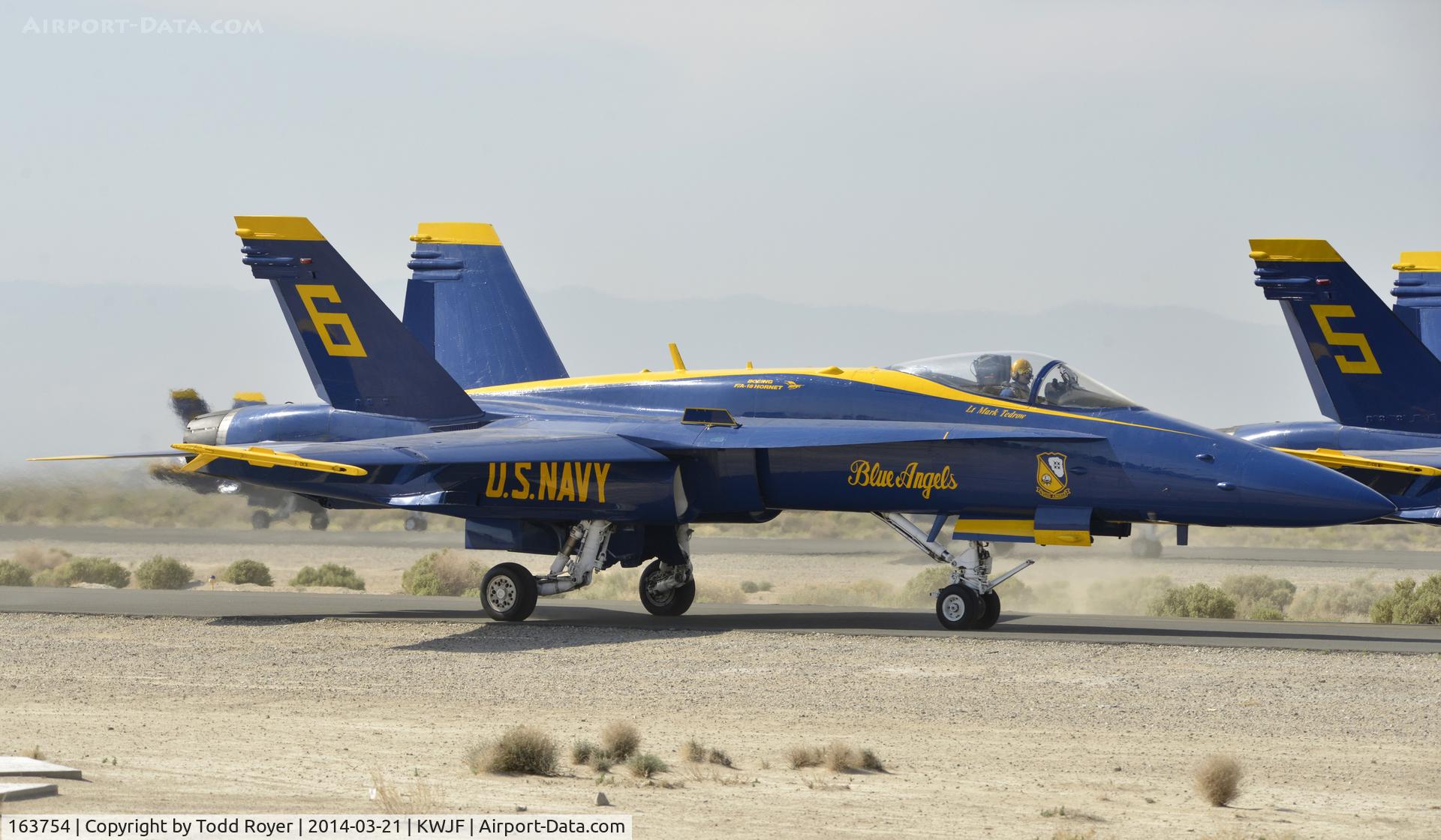 163754, 1989 McDonnell Douglas F/A-18C Hornet C/N 0829/C112, Taxiing for departure