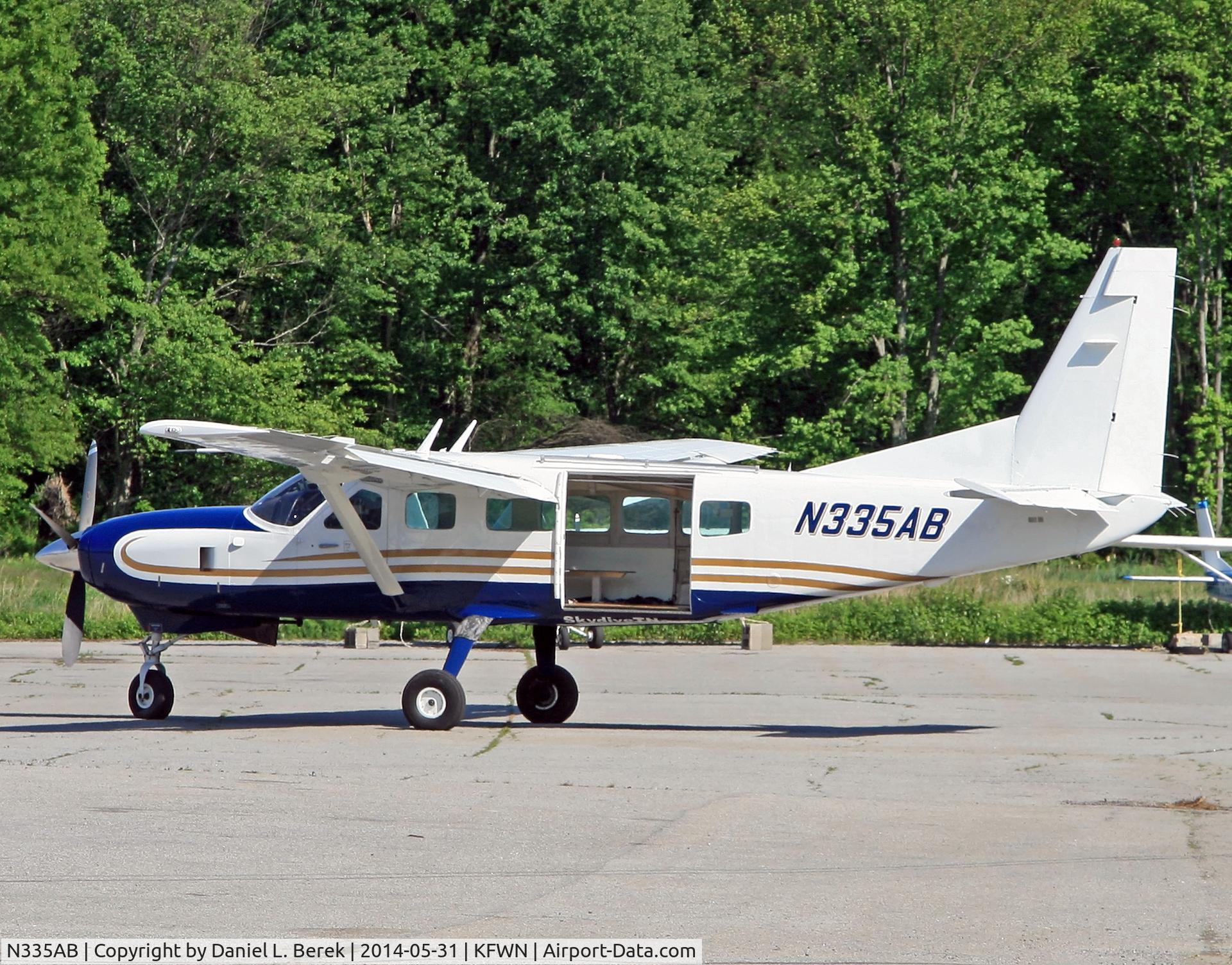 N335AB, 1985 Cessna 208A Caravan 1 C/N 20800033, This Grand Caravan was taking skydivers up at Sussex Airport in New Jersey.