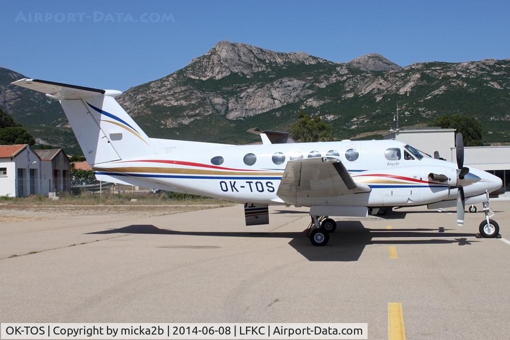 OK-TOS, 2003 Raytheon B200 King Air C/N BB-1825, Parked