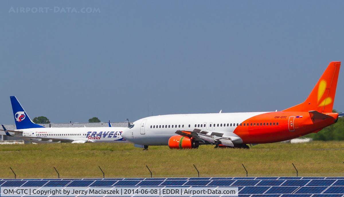 OM-GTC, 1992 Boeing 737-430 C/N 27001, Boeing 737-400