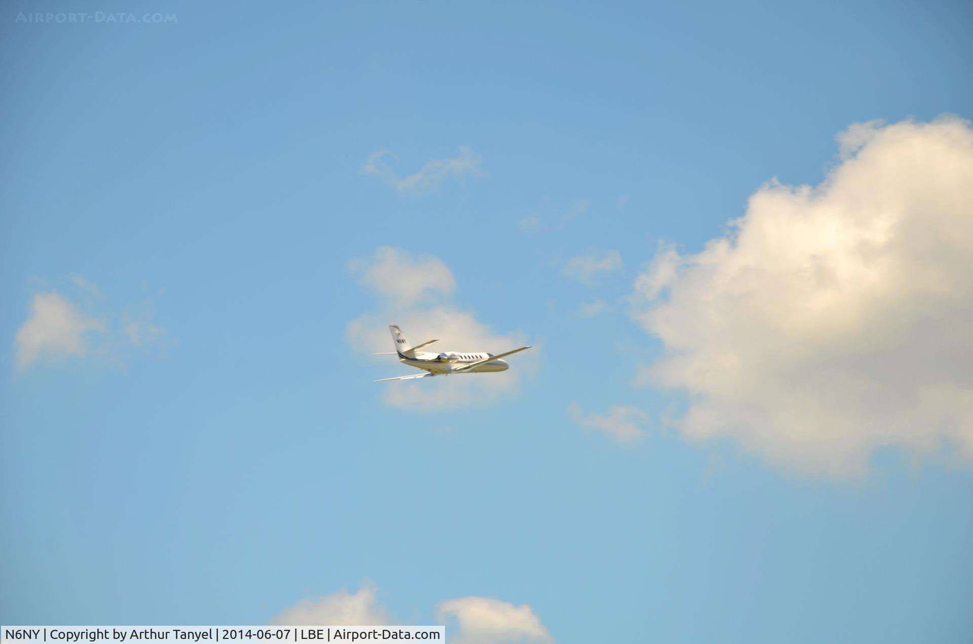 N6NY, 1997 Cessna 560 Citation Ultra C/N 560-0439, Taking off from LBE