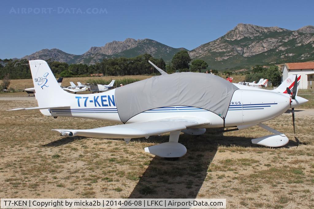T7-KEN, Cirrus SR20 G2 C/N 1797, Parked