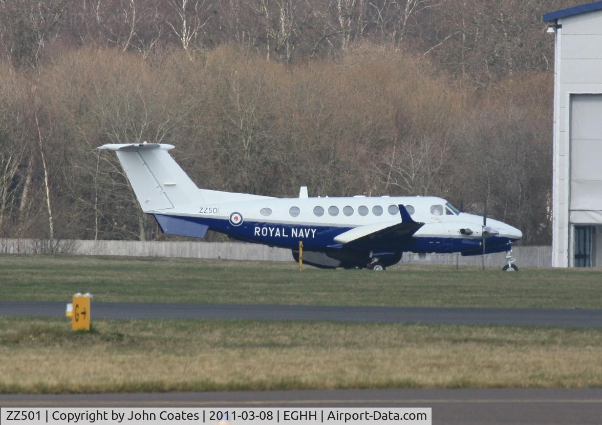 ZZ501, 2008 Hawker Beechcraft B350CER Avenger T1 C/N FL618, Departing Cobham