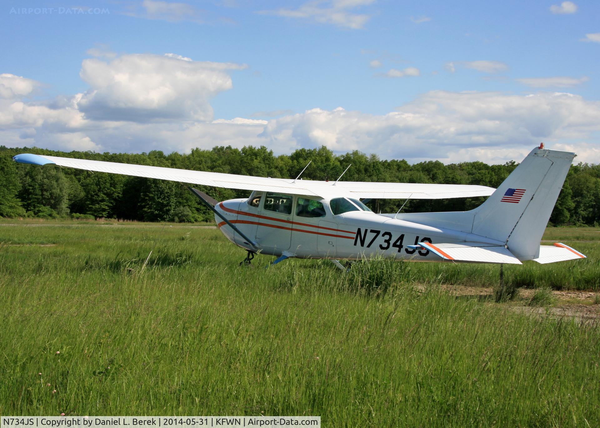 N734JS, 1977 Cessna 172N C/N 17268895, Nice, clean 1977-build Skyhawk at Sussex Airport, NJ.