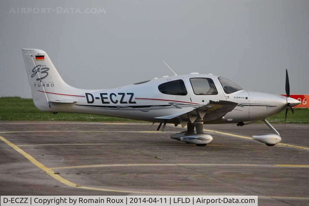 D-ECZZ, 2008 Cirrus SR22 G3 GTS Turbo C/N 2966, Parked