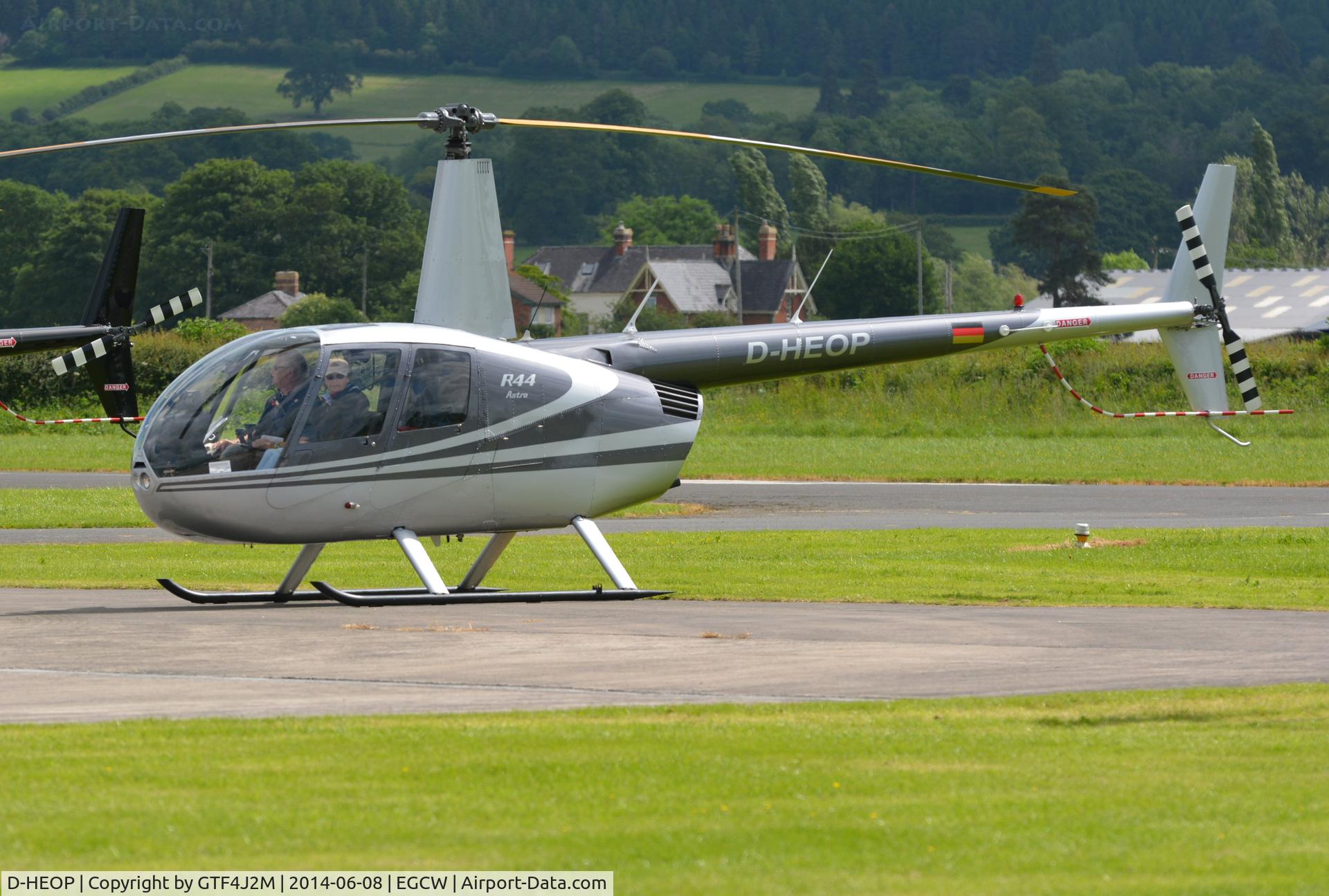 D-HEOP, Robinson R44 C/N 0008, D-HEOP at Welshpool 8.6.14