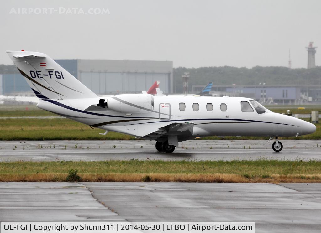 OE-FGI, 1998 Cessna 525 CitationJet C/N 525-0254, Taxiing to the General Aviation area... new c/s