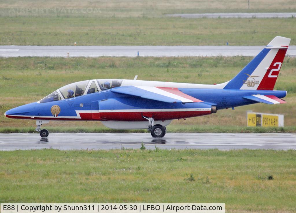 E88, Dassault-Dornier Alpha Jet E C/N E88, Taxiing to the General Aviation area... Participant of the Muret AirExpo Airshow 2014... Additional 80th anniversary patch...