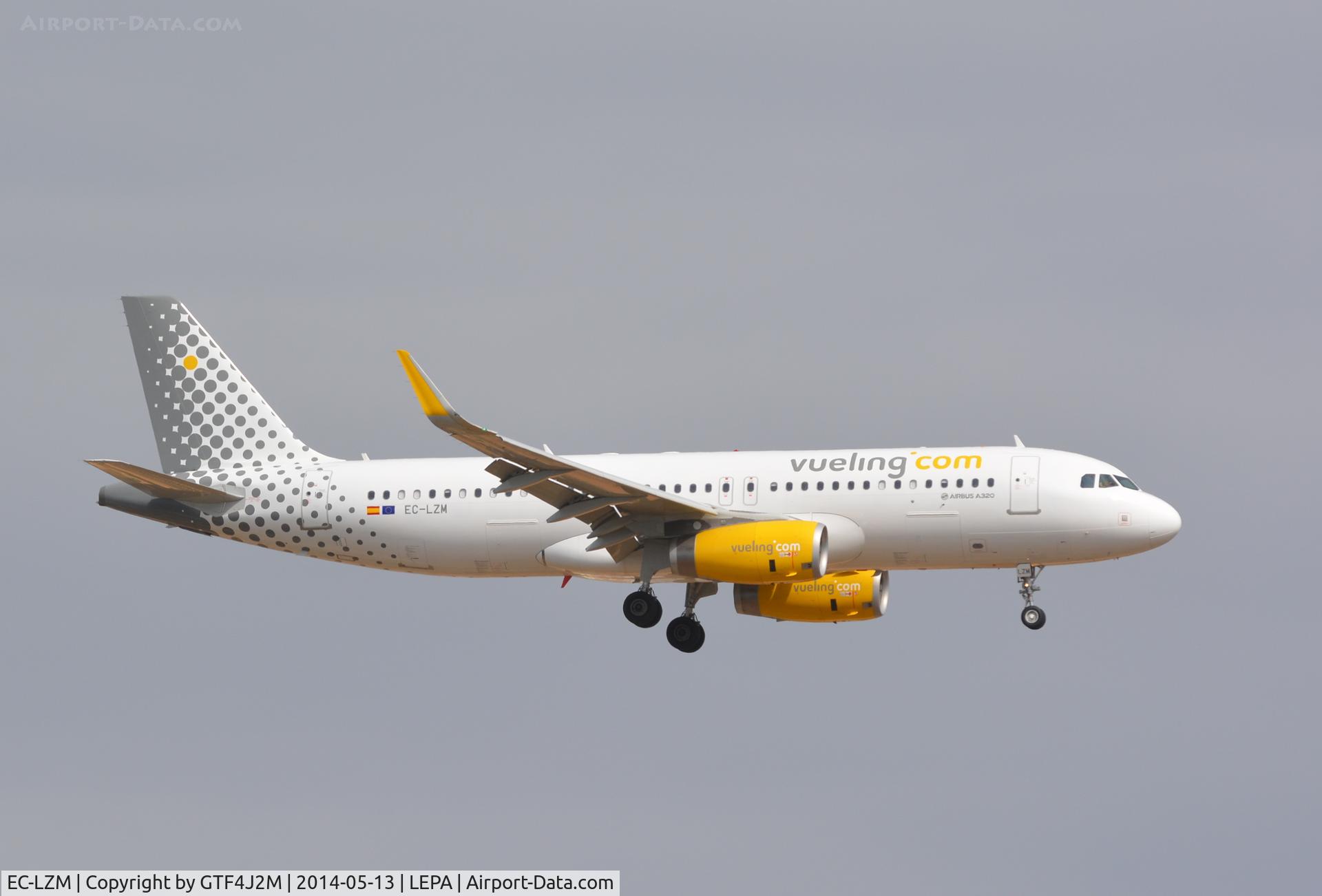EC-LZM, 2013 Airbus A320-232 C/N 5877, EC-LZM  Vueling AL approaches Palma 13.5.14