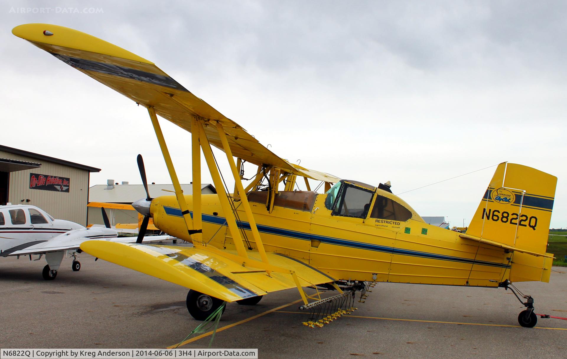 N6822Q, 1977 Grumman-Schweizer G-164B C/N 324B, Grumman G-164B AgCat on the ramp in Hillsboro, ND.