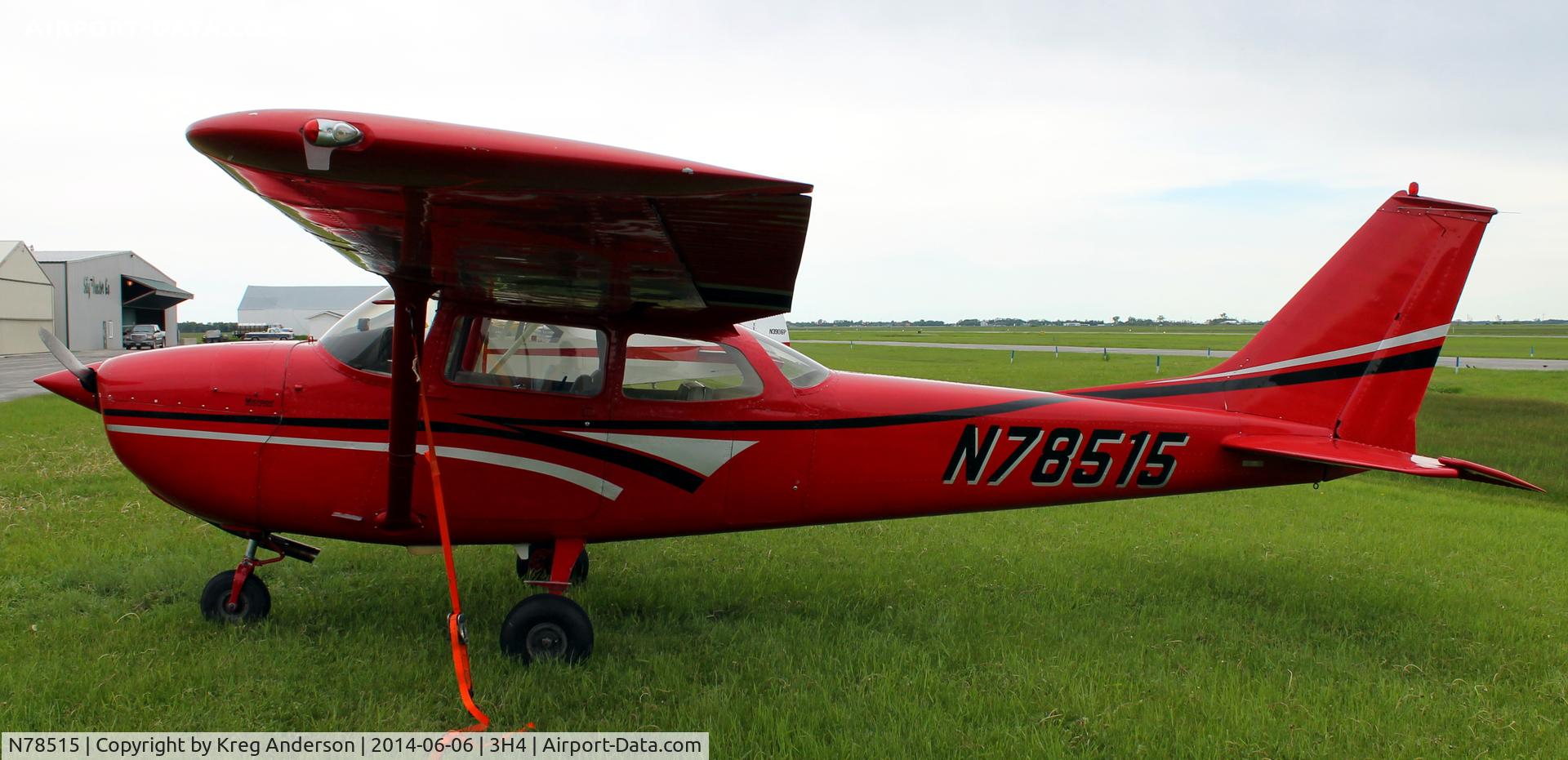 N78515, 1968 Cessna 172K Skyhawk C/N 17257648, Cessna 172K Skyhawk on the ramp in Hillsboro, ND.