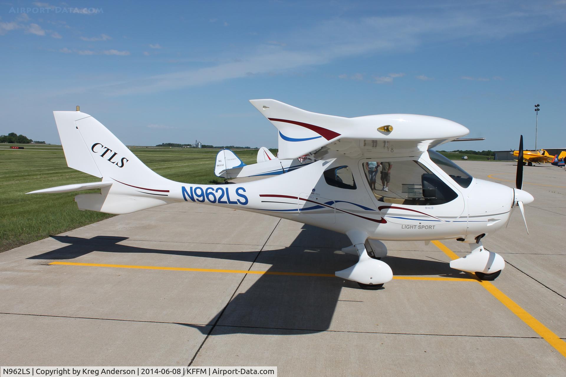 N962LS, Flight Design CTLS C/N F-10-02-06, 2014 EAA Chapter 1174 Fly-in Breakfast