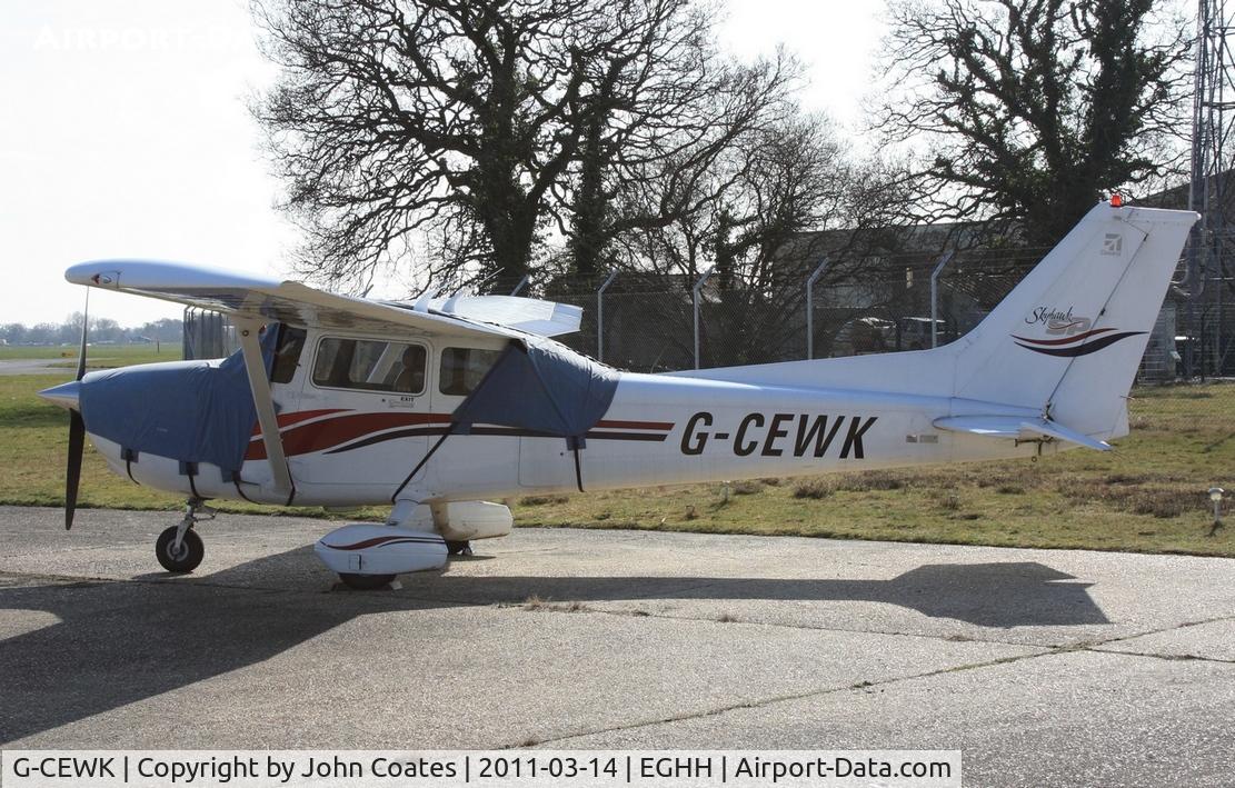 G-CEWK, 1999 Cessna 172S Skyhawk SP C/N 172S8294, Parked