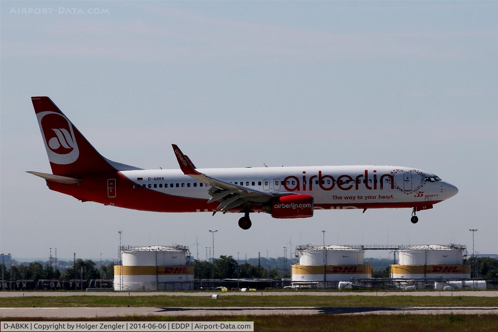 D-ABKK, 2010 Boeing 737-86J C/N 37753, Arrival from AYT is floating down to rwy 26L......