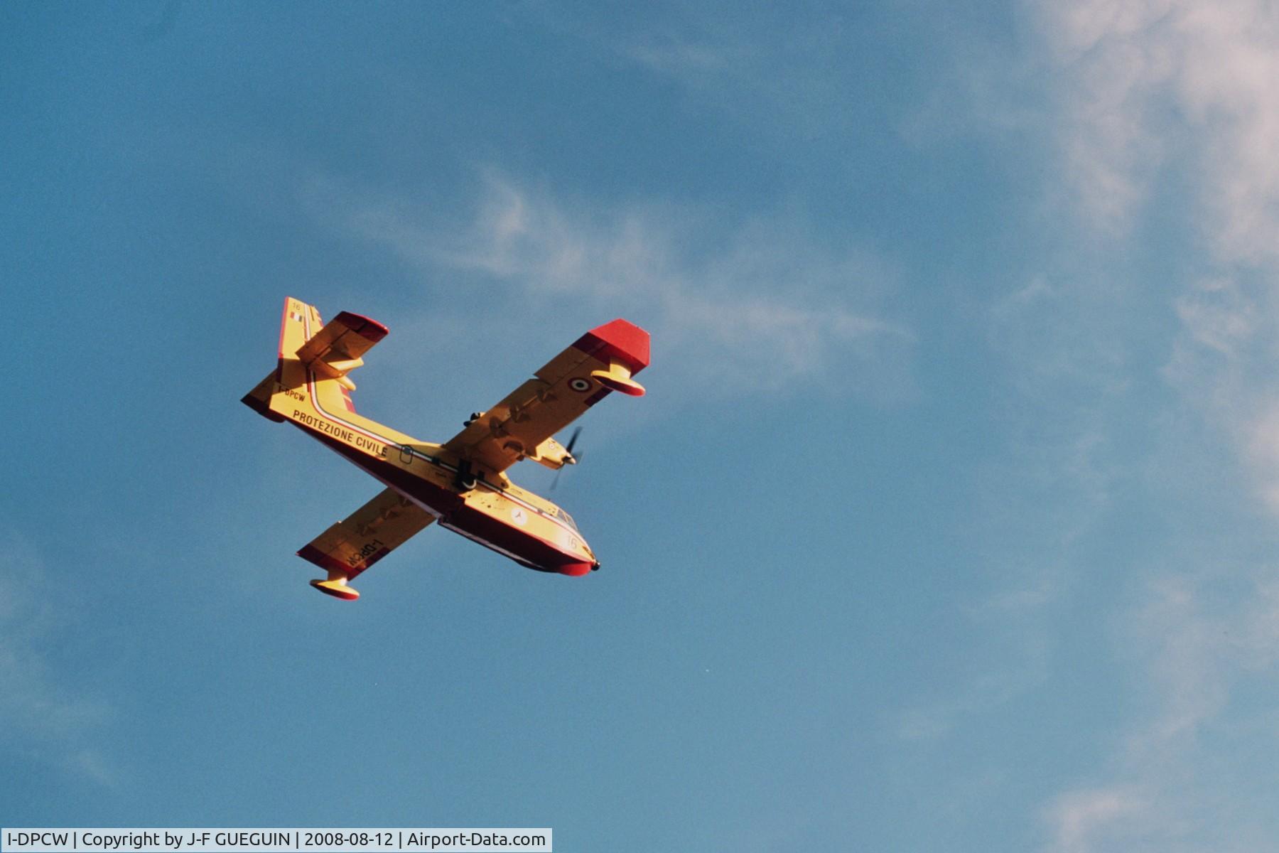 I-DPCW, 1998 Bombardier CL-415 (CL-215-6B11) C/N 2036, I-DPCW in action over Formia (Italy).