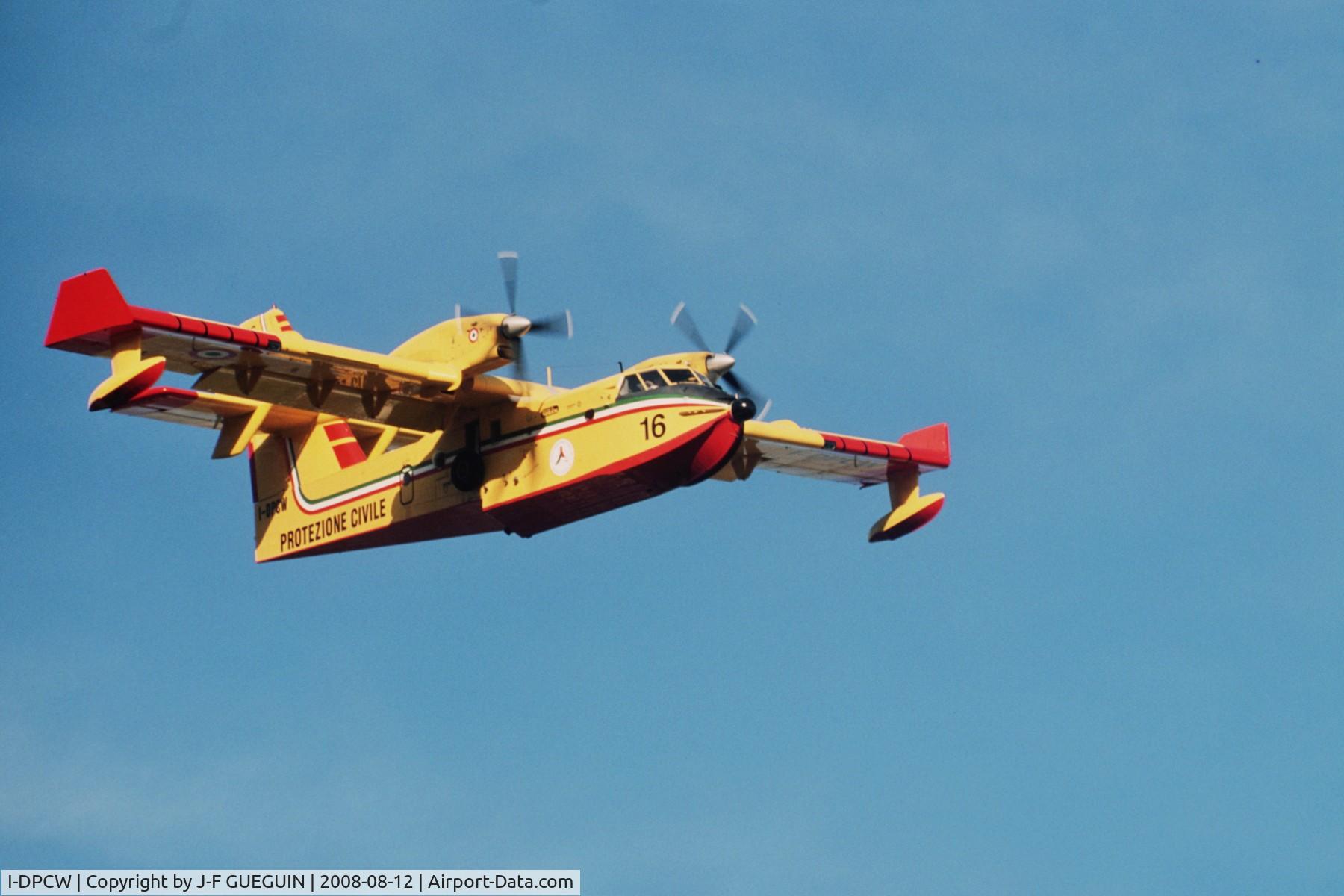 I-DPCW, 1998 Bombardier CL-415 (CL-215-6B11) C/N 2036, I-DPCW in action over Formia (Italy).