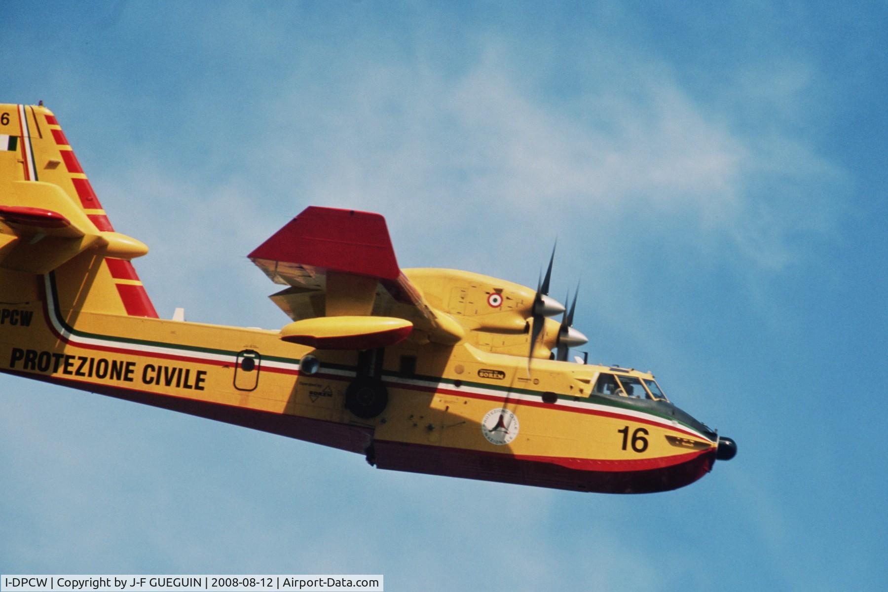 I-DPCW, 1998 Bombardier CL-415 (CL-215-6B11) C/N 2036, I-DPCW in action over Formia (Italy).
