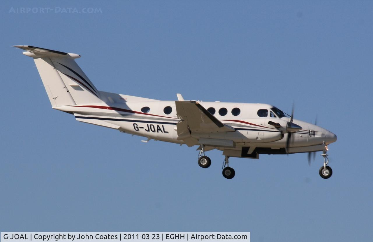 G-JOAL, 1983 Beech B200 King Air C/N BB-1158, Arriving