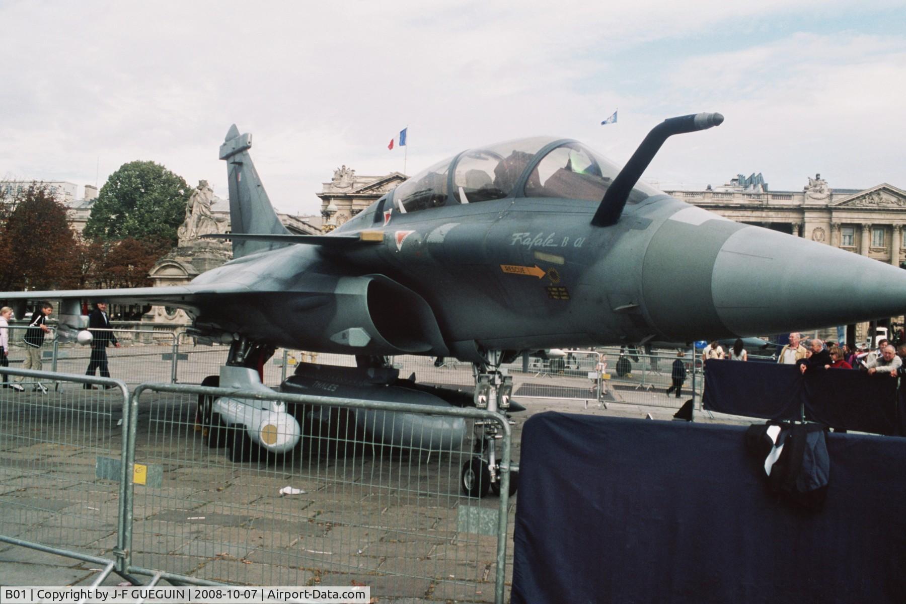 B01, Dassault Rafale B C/N B01, On display at Paris-Champs Elysées for the exhibition 