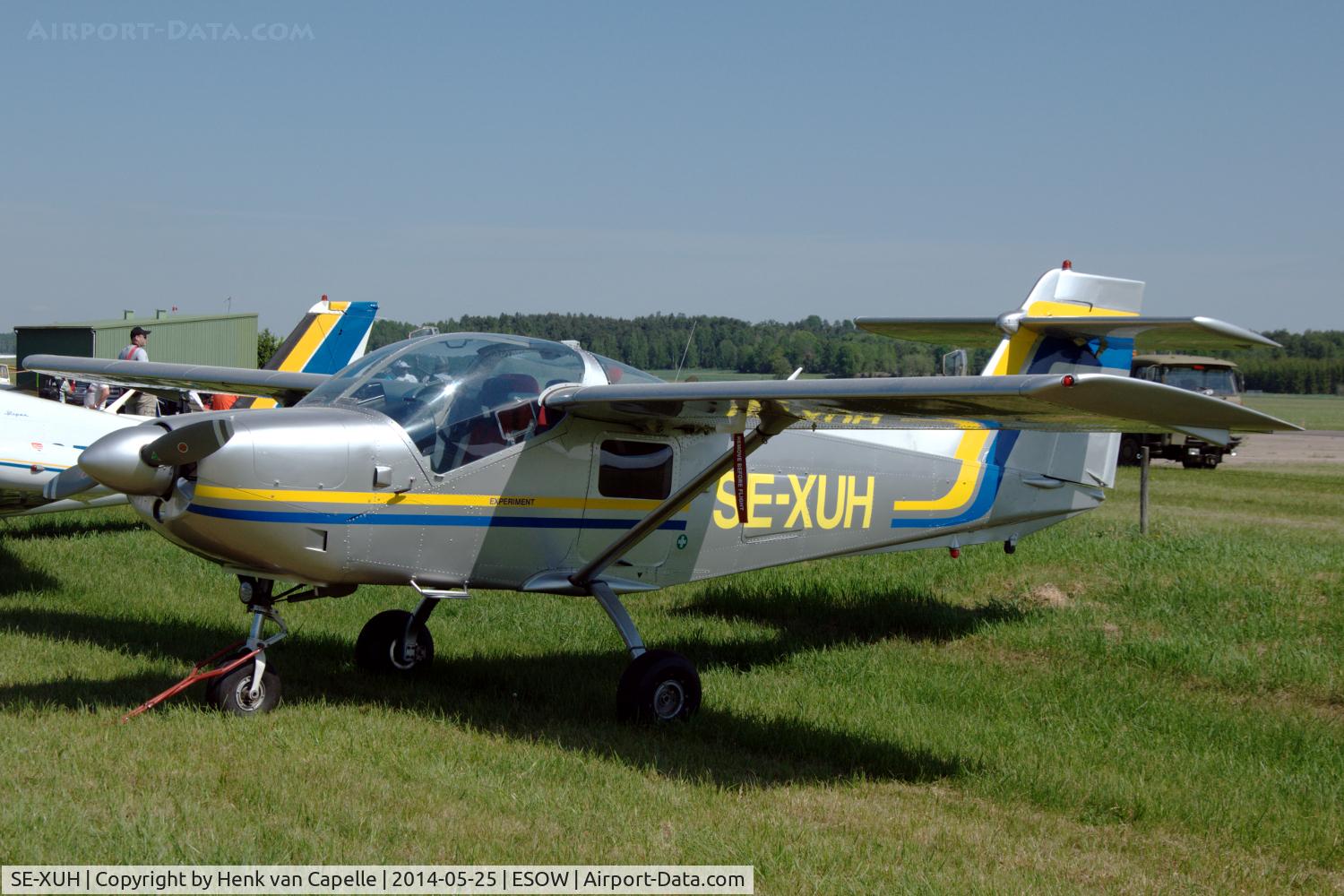 SE-XUH, 2002 Saab MFI-15-200A Safari C/N 849-1133, MFI-15 parked at Västerås Hässlö airport, Sweden