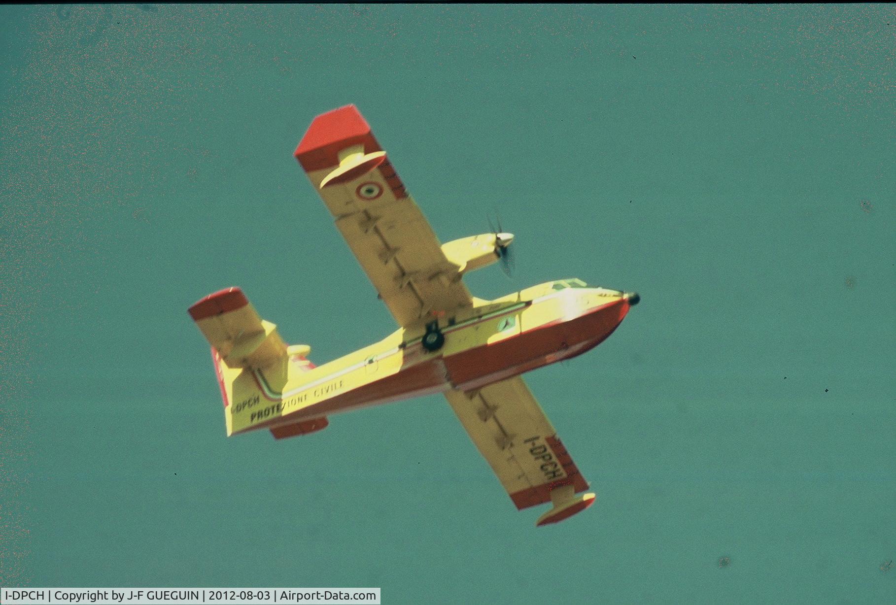 I-DPCH, Bombardier CL-415 (CL-215-6B11) C/N 2062, I-DPCH in action over Formia (Italy).