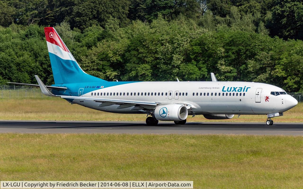 LX-LGU, 2012 Boeing 737-8C9 C/N 41047, departure via RW24