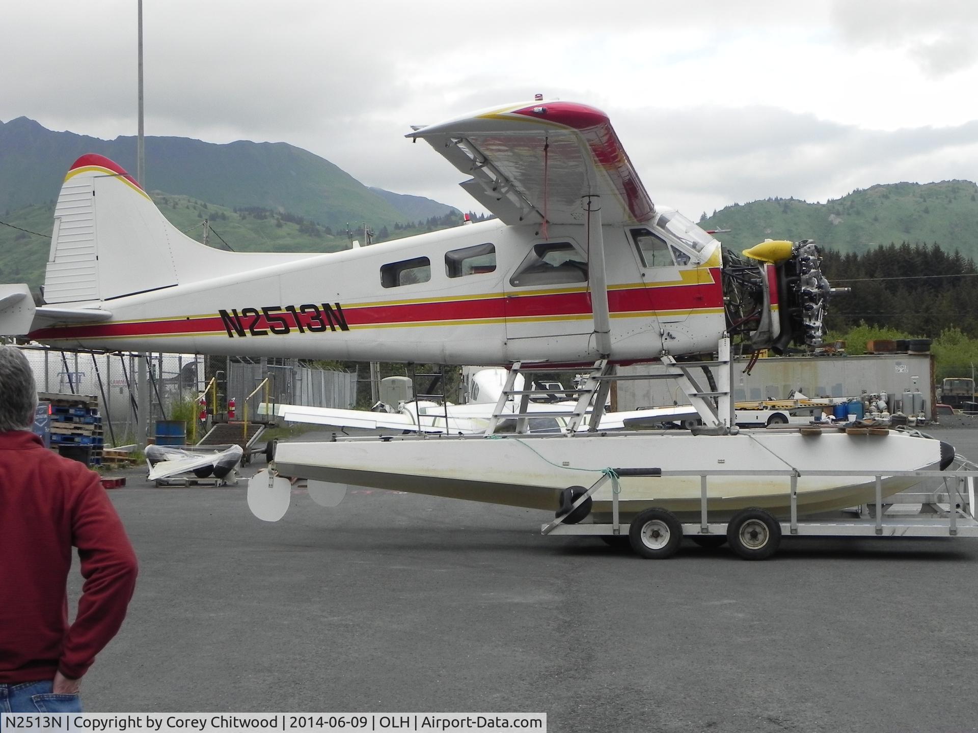 N2513N, 1963 De Havilland Canada DHC-2 C/N 1521, Backing in to the hanger to be worked on.