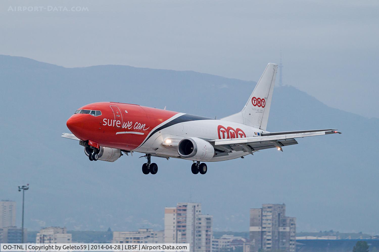 OO-TNL, 1998 Boeing 737-34S C/N 29109, Landing at RWY 09