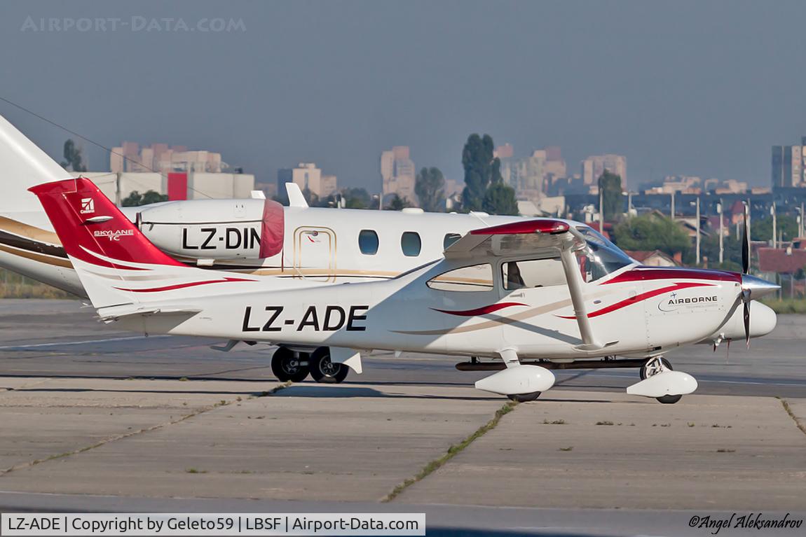 LZ-ADE, Cessna T182T Turbo Skylane C/N T18208846, Apron