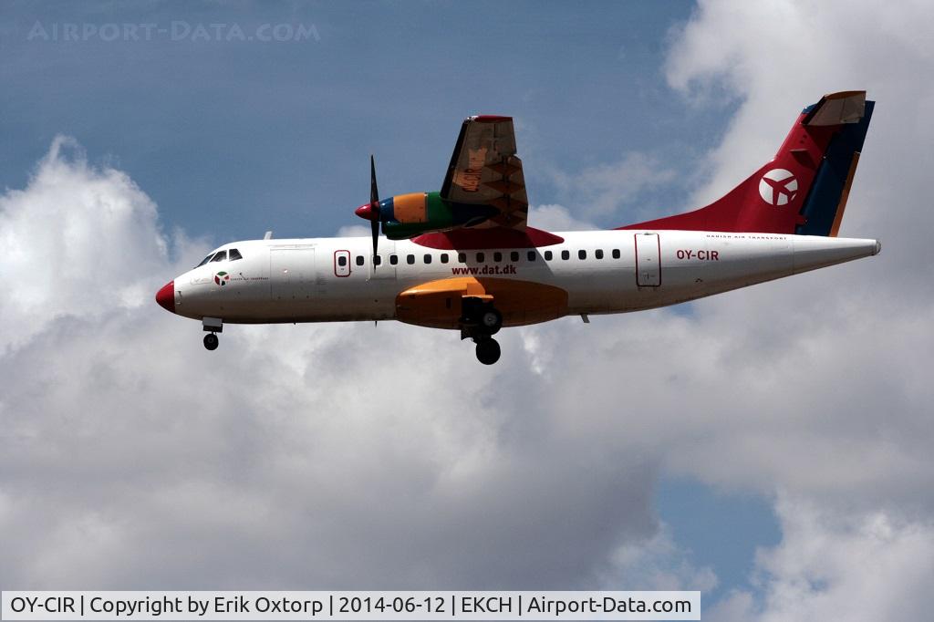 OY-CIR, 1988 ATR 42-312 C/N 107, OY-CIR landing on rw 22L