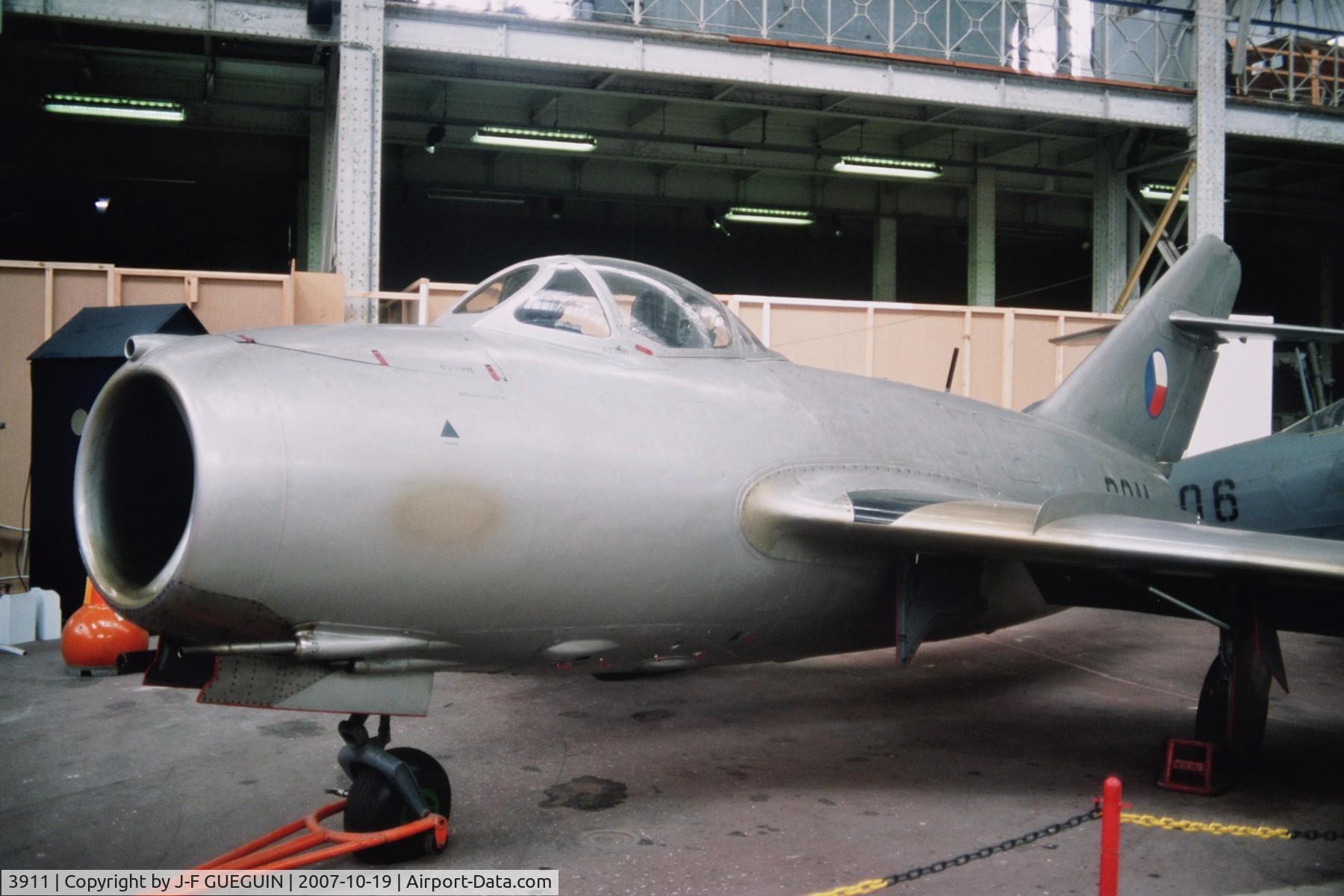 3911, Mikoyan-Gurevich MiG-15bis C/N 623911, Czech-built Aero S-103 preserved in belgian Musée Royal de l'Armée.