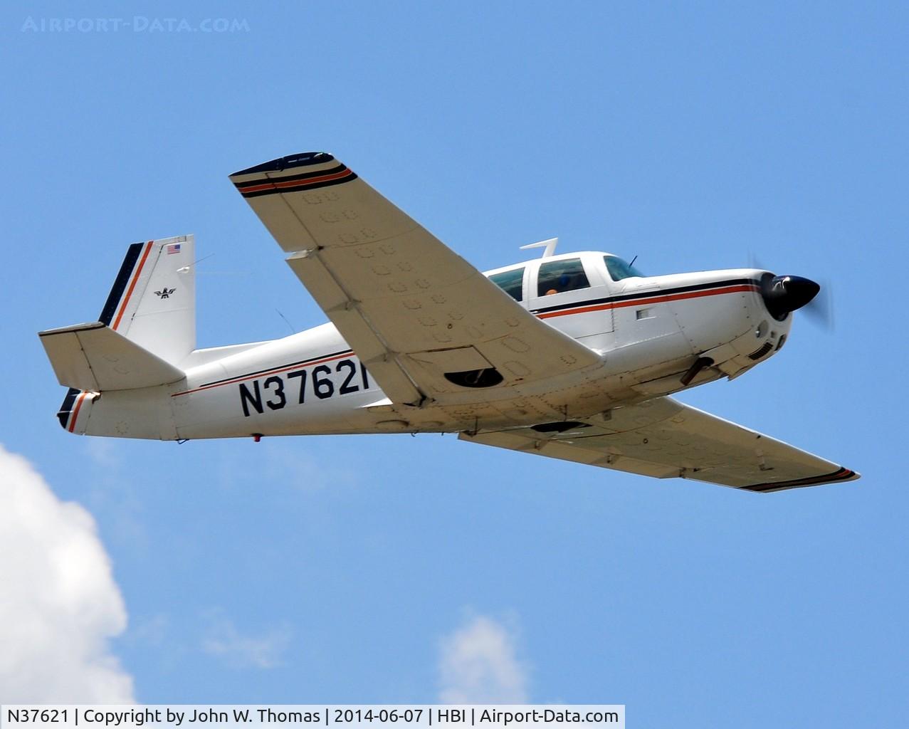 N37621, Piper PA-31-325 Navajo C/R C/N 317512060, NC Aviation Museum Fly In, June 7, 2014