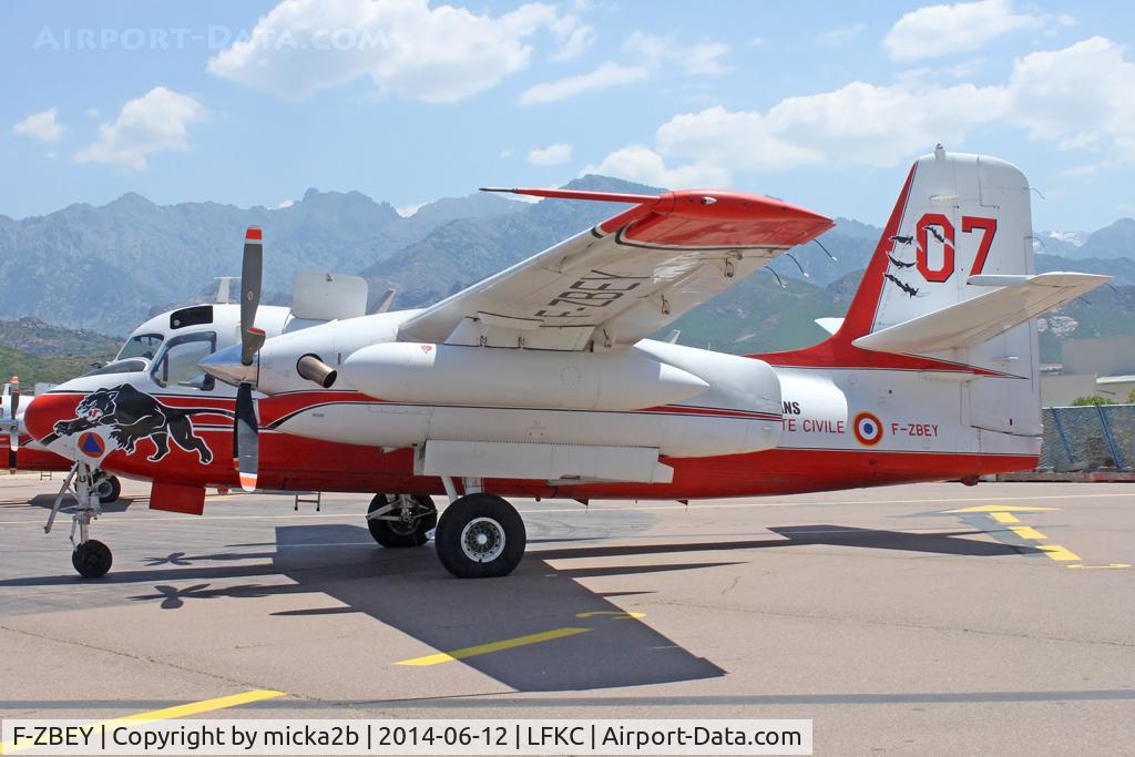 F-ZBEY, Grumman TS-2A/Conair Turbo Firecat C/N 400 (017), Parked