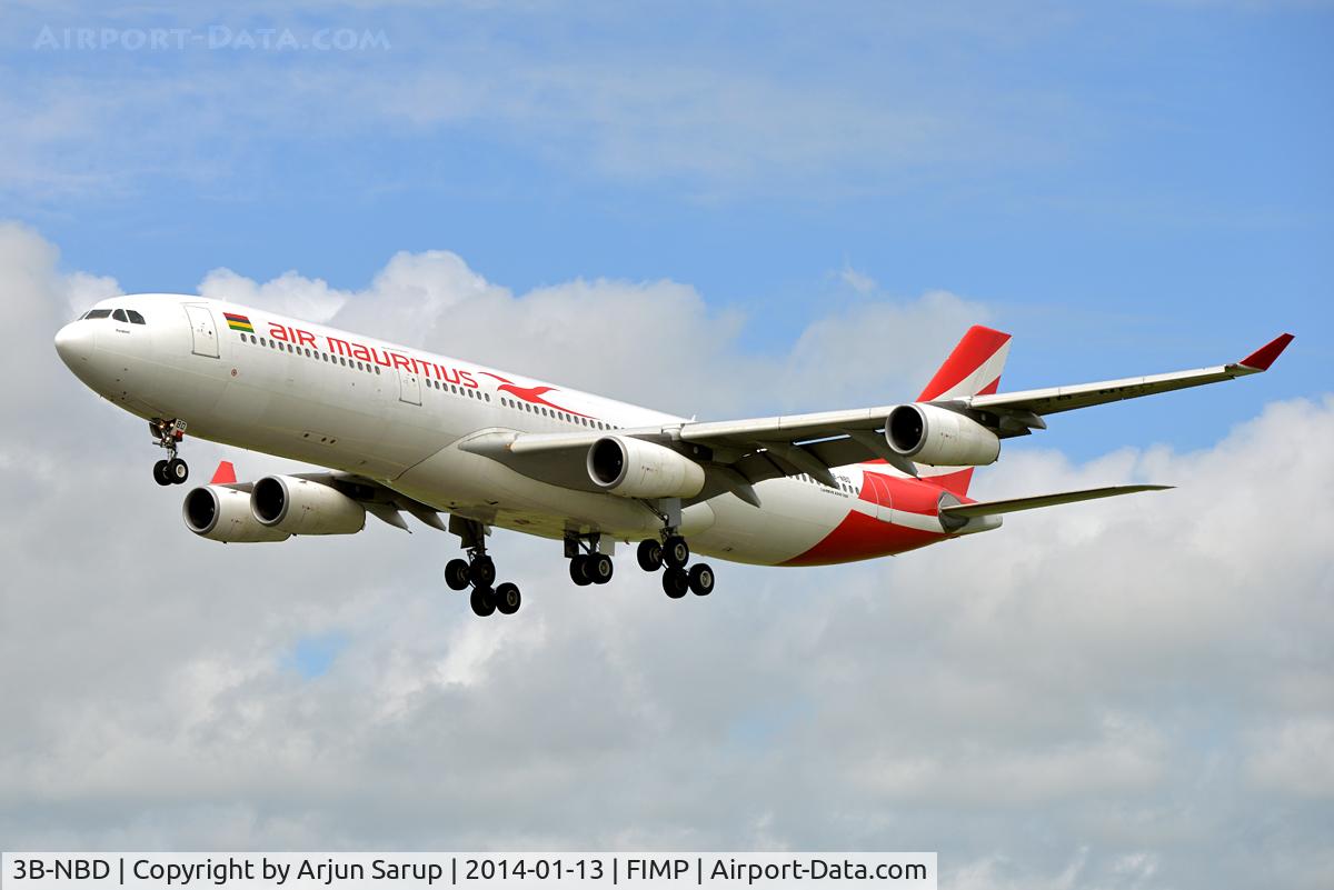 3B-NBD, 1997 Airbus A340-313 C/N 194, 'Parakeet' approaching RWY 14 at Plaisance.