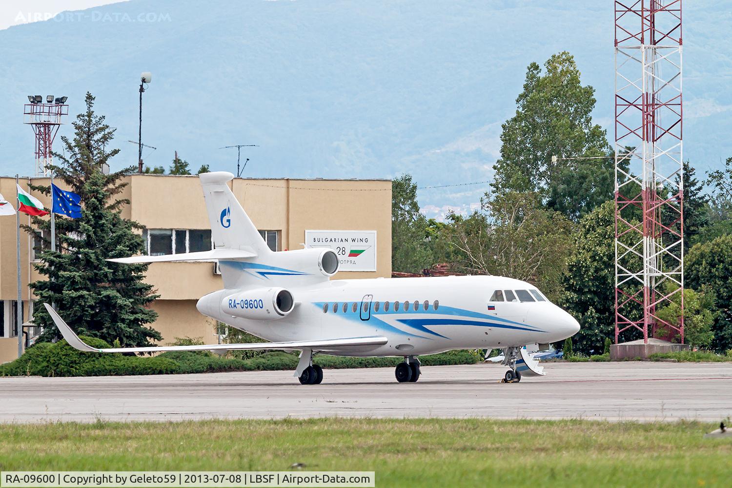 RA-09600, Dassault Falcon 900LX C/N 240, Apron near by Government VIP Lounge