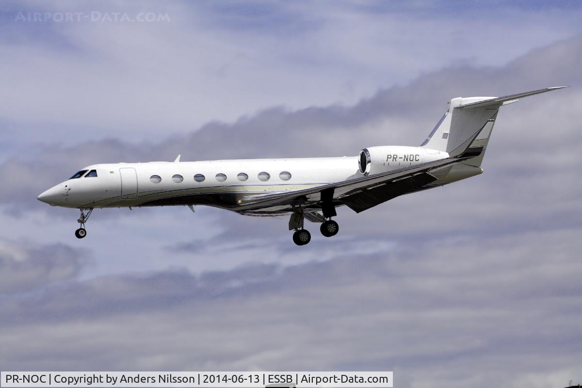 PR-NOC, 2007 Gulfstream Aerospace GV-SP (G500) C/N 5144, On short final for runway 30.