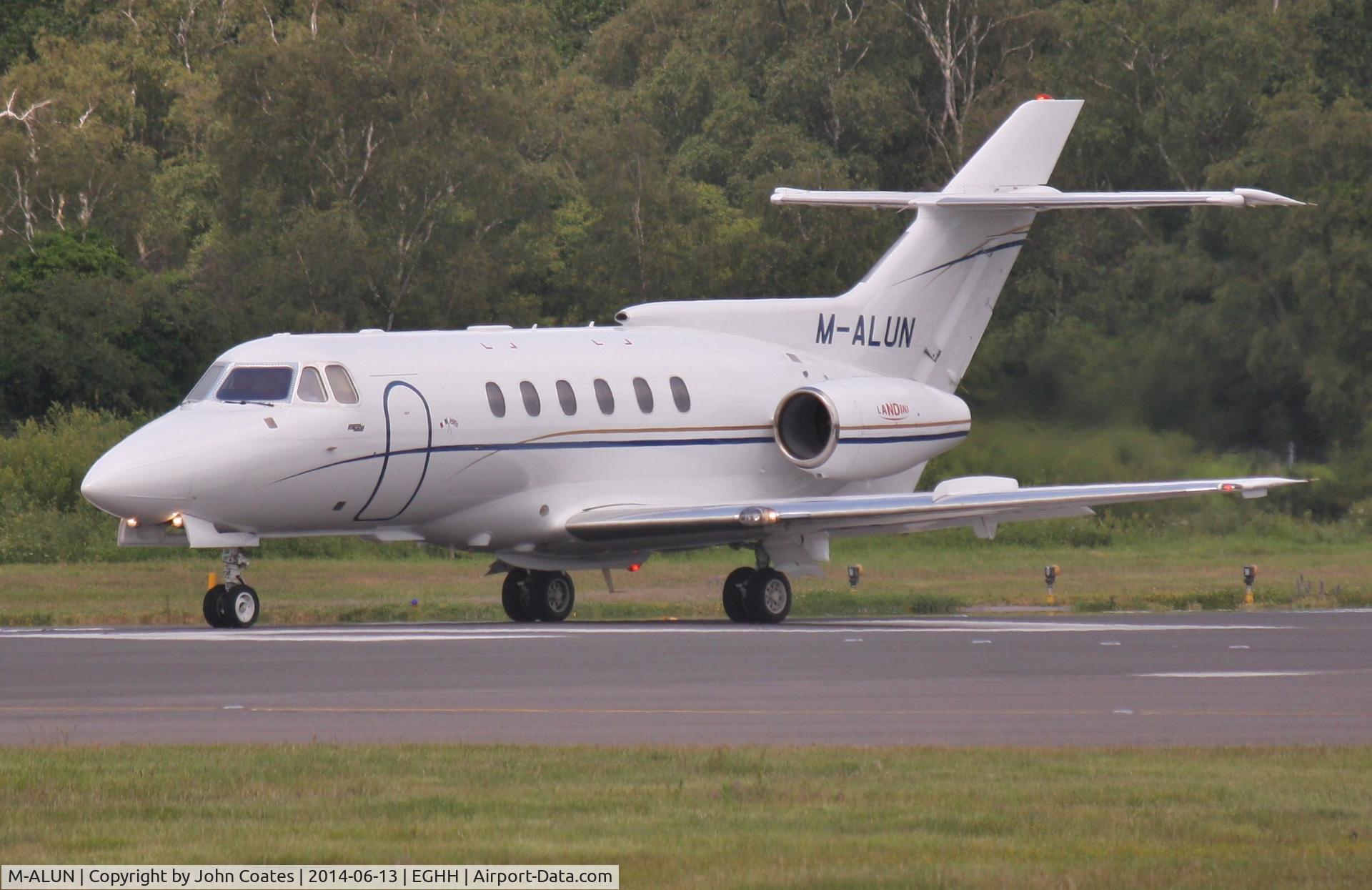 M-ALUN, 1980 British Aerospace HS.125-700A C/N 257075, Lining up 26