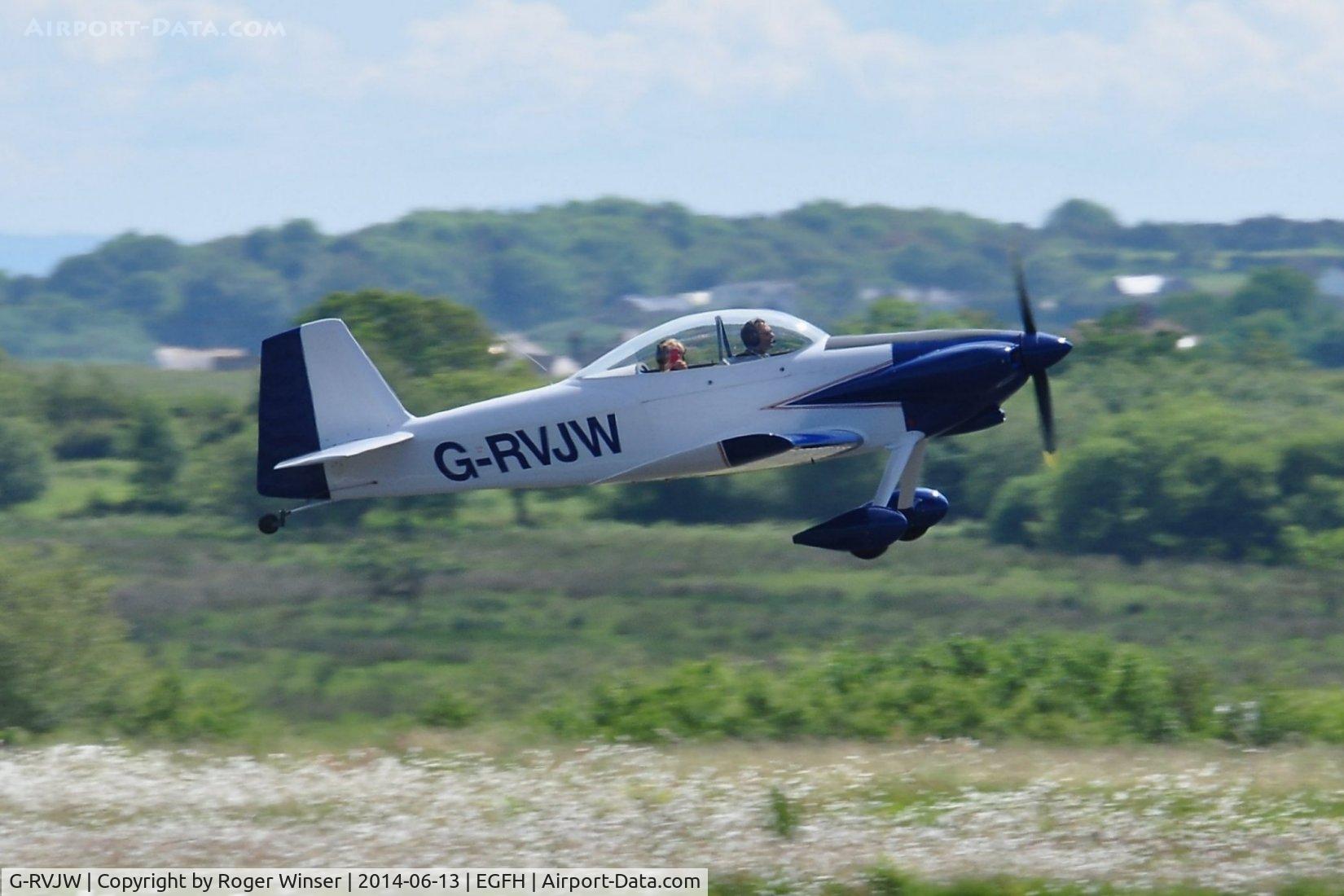 G-RVJW, 2005 Vans RV-4 C/N PFA 181-12987, Visiting Vans RV-4 departing Runway 10.