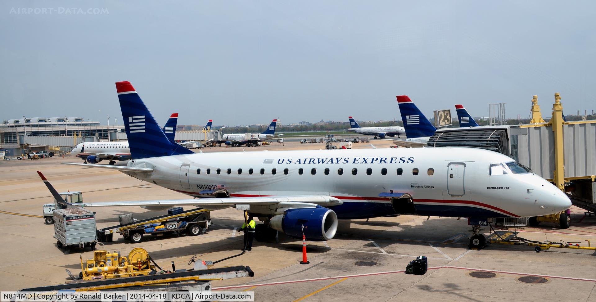 N814MD, 2004 Embraer 170SU (ERJ-170-100SU) C/N 17000033, Gate 23 Reagan