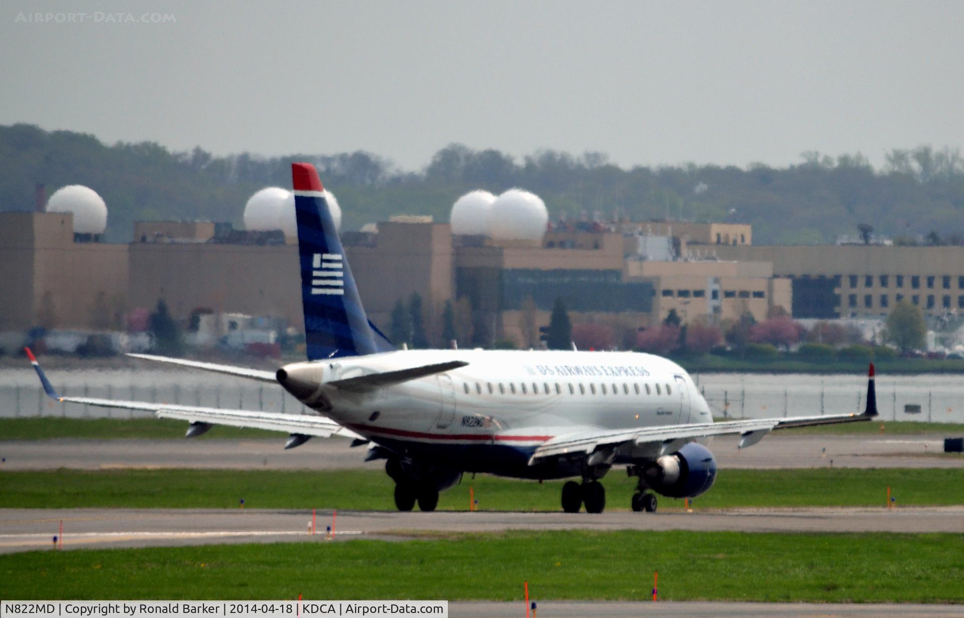 N822MD, 2004 Embraer 170SU (ERJ-170-100SU) C/N 17000043, Taxi Reagan