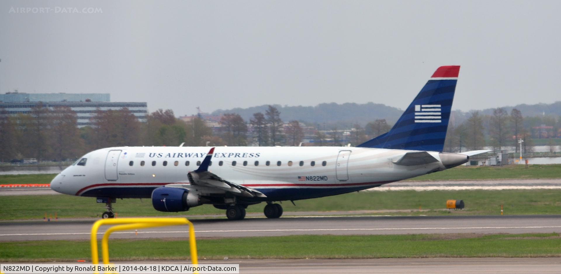 N822MD, 2004 Embraer 170SU (ERJ-170-100SU) C/N 17000043, Takeoff Reagan