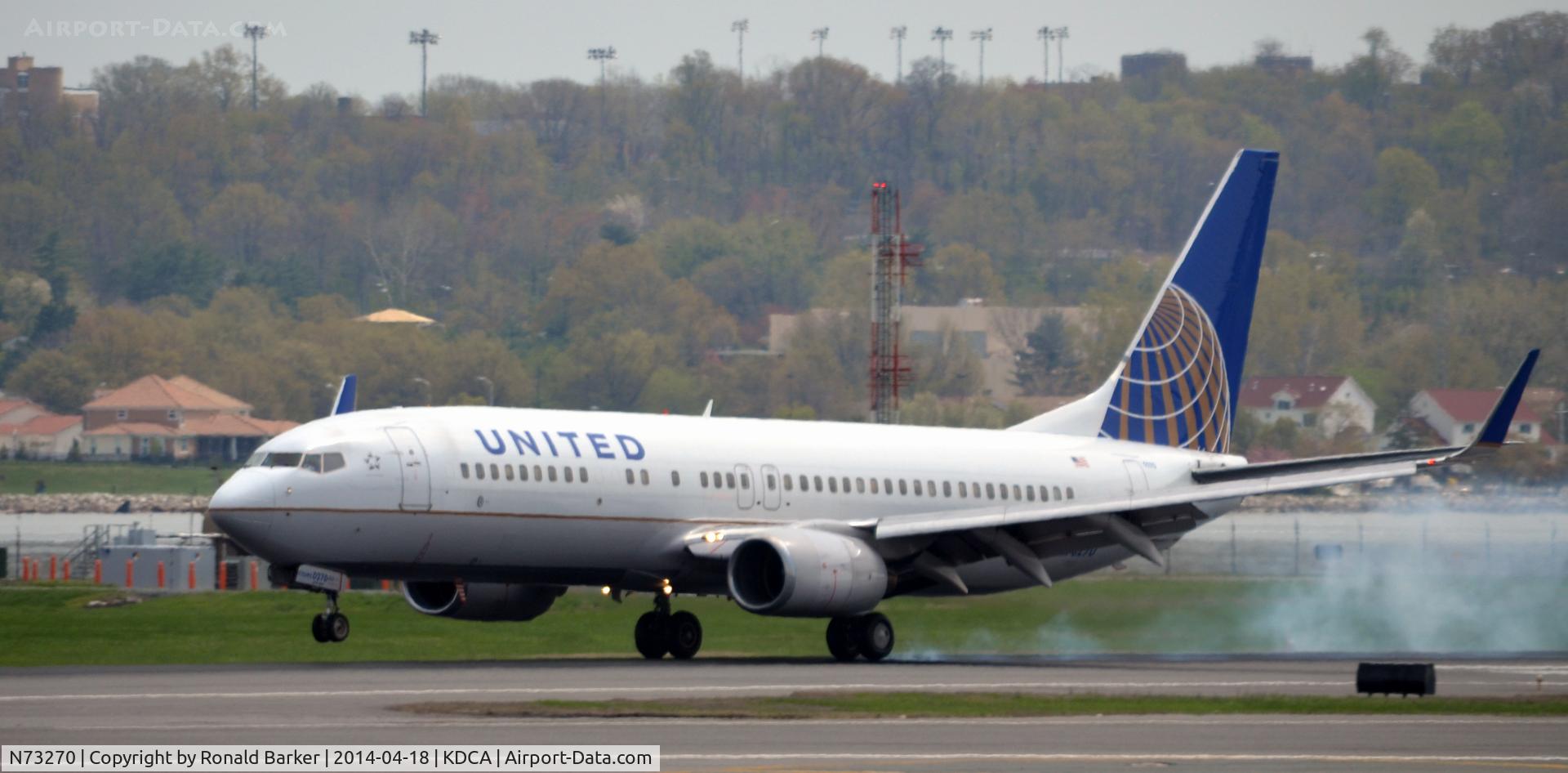 N73270, 2001 Boeing 737-824 C/N 31632, Touchdown Reagan