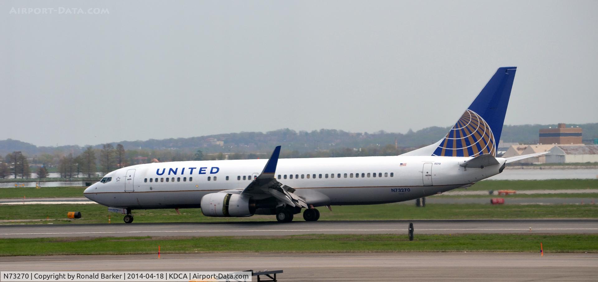 N73270, 2001 Boeing 737-824 C/N 31632, Landing roll Reagan