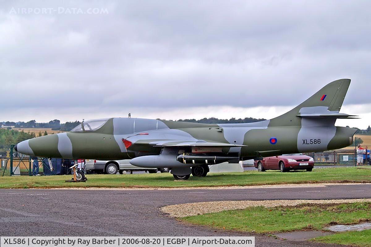 XL586, 1958 Hawker Hunter T.7 C/N 41H-693736, Hawker Hunter T.7 [41H/693736] (Delta Jets) Kemble~G 20/08/2006