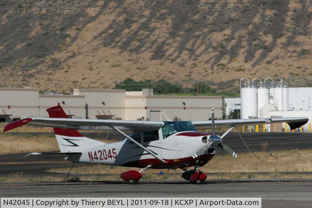 N42045, 1968 Cessna 182L Skylane C/N 18258829, Parking at Carson-City Airport