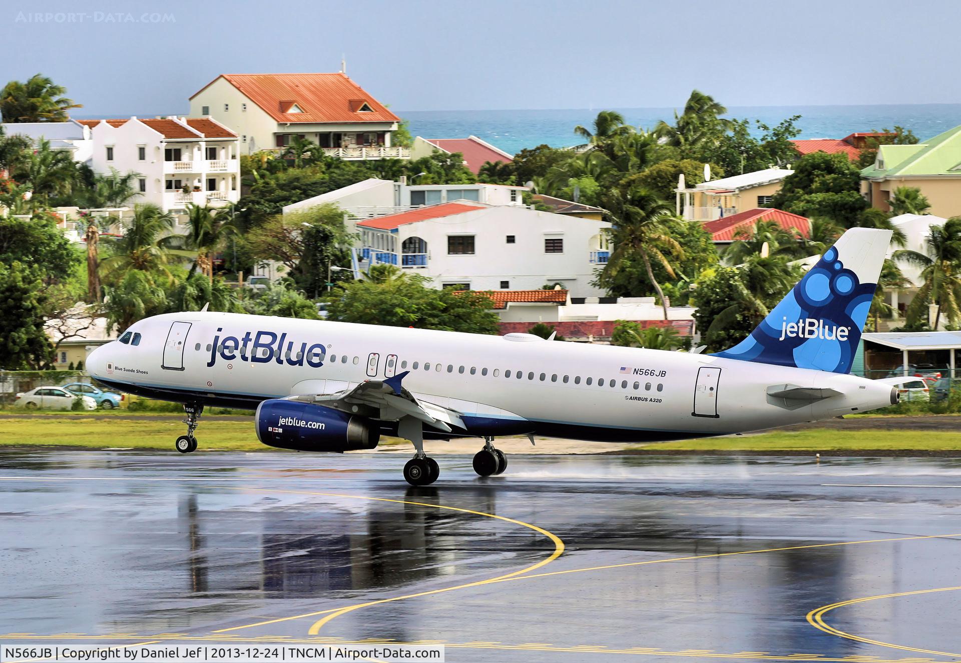 N566JB, 2003 Airbus A320-232 C/N 2042, N566JB