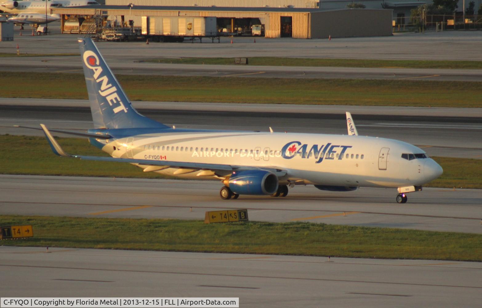 C-FYQO, 2002 Boeing 737-8AS C/N 29934, Canjet 737-800