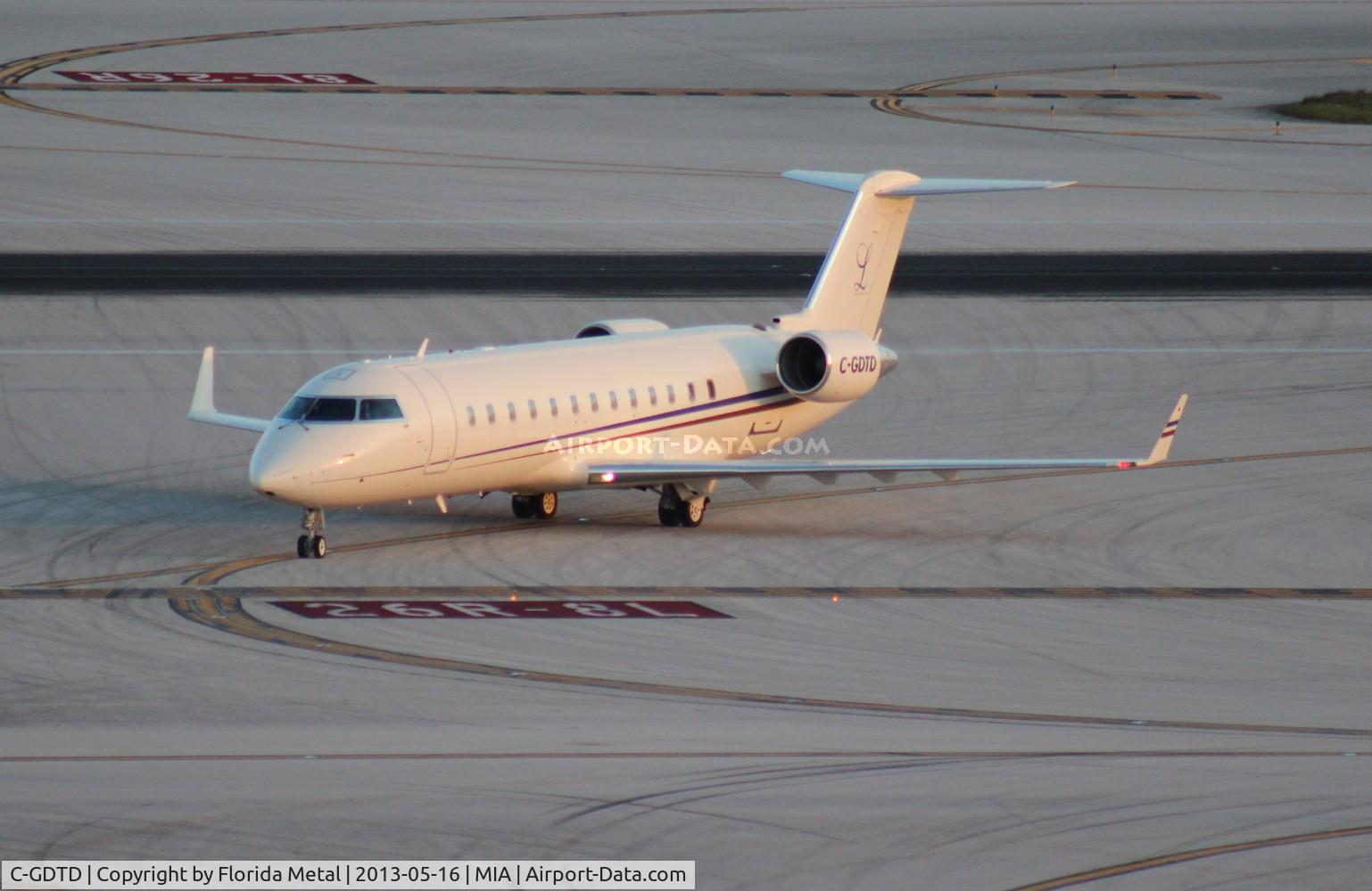 C-GDTD, 2005 Bombardier Challenger 850 (CL-600-2B19) C/N 8067, Private Challenger 850