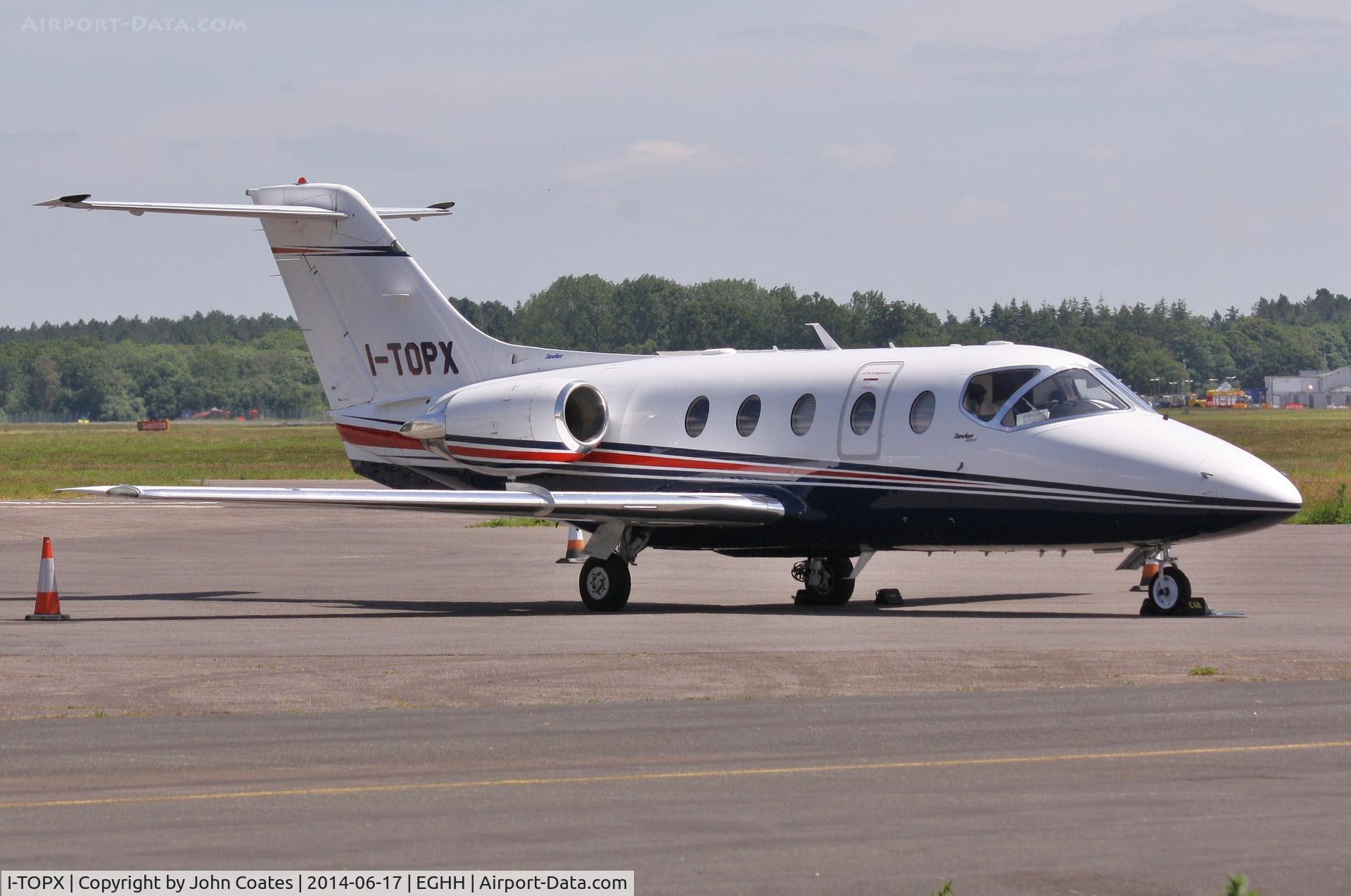 I-TOPX, 2008 Hawker Beechcraft 400A Beechjet C/N RK-579, Parked at Signatures