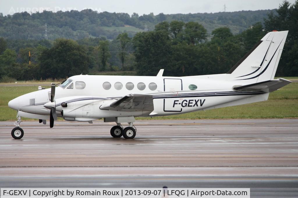 F-GEXV, 1974 Beech A100 King Air C/N B-199, Parked